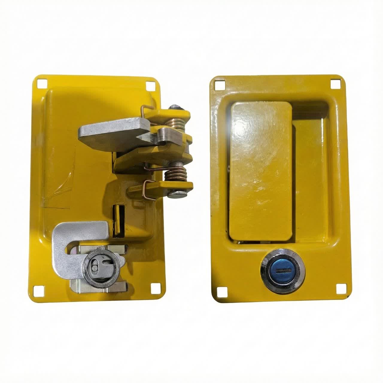 photo_۲۰۲۵-۱۲-۰۶_۱۱-۴۱-۰۹ قفل درب باتری (باطری) بیل مکانیکی لاستیکی هیوندا R200W-7 / R170W-7 74N8-41700